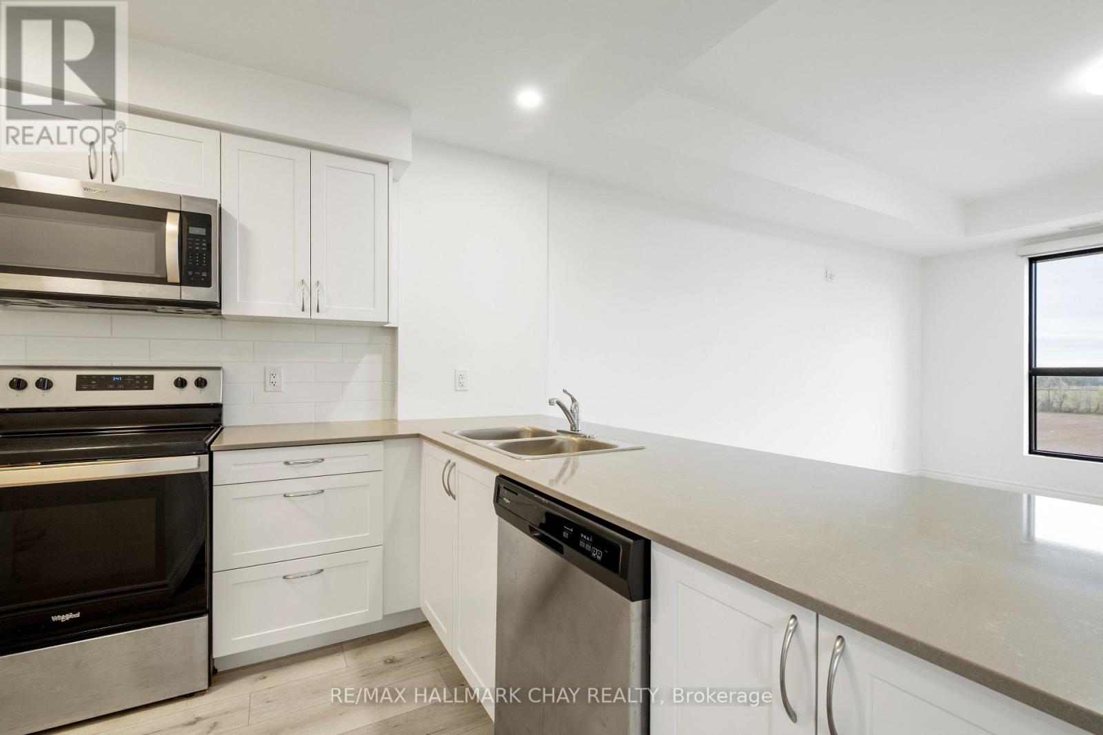 411 - 30 Hanmer Street W, Barrie (West Bayfield), Ontario  L4N 0J8 - Photo 12 - S13136496