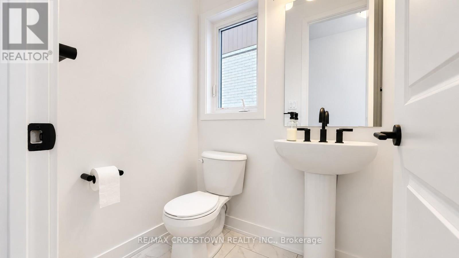26 Mcaush Street, Barrie, Ontario  L9J 0V6 - Photo 12 - S13136546