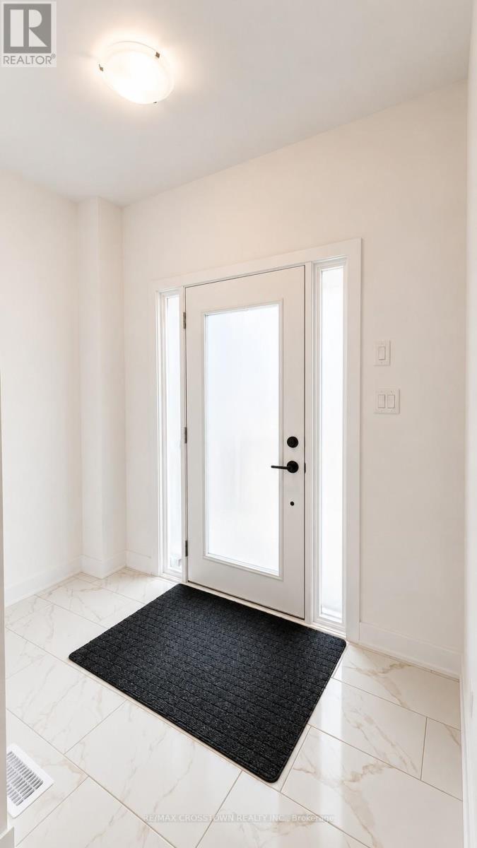 26 Mcaush Street, Barrie, Ontario  L9J 0V6 - Photo 3 - S13136546