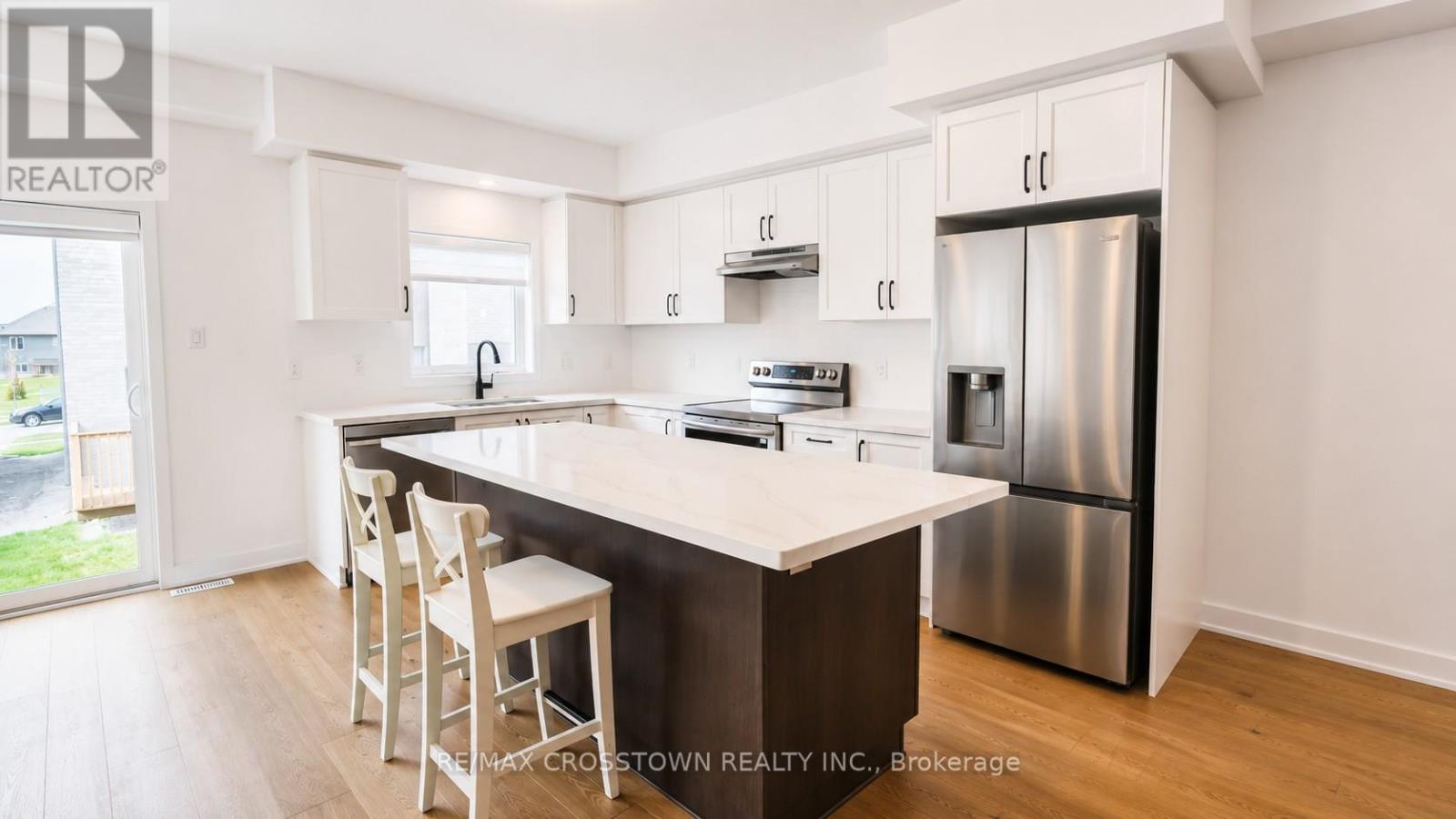 26 Mcaush Street, Barrie, Ontario  L9J 0V6 - Photo 7 - S13136546