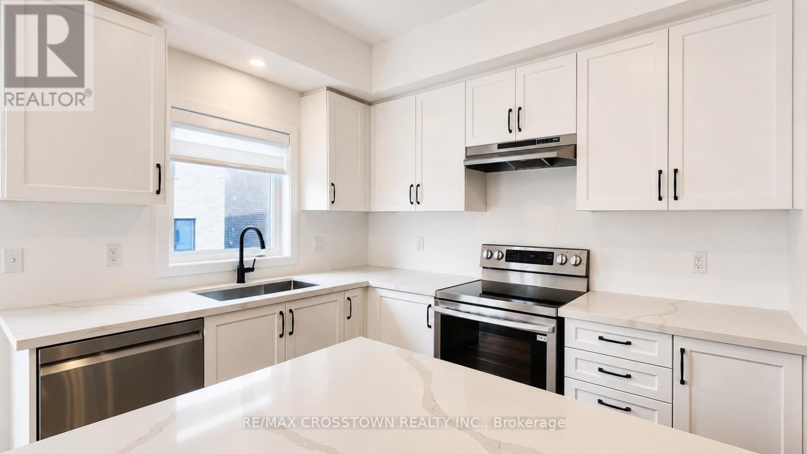 26 Mcaush Street, Barrie, Ontario  L9J 0V6 - Photo 8 - S13136546
