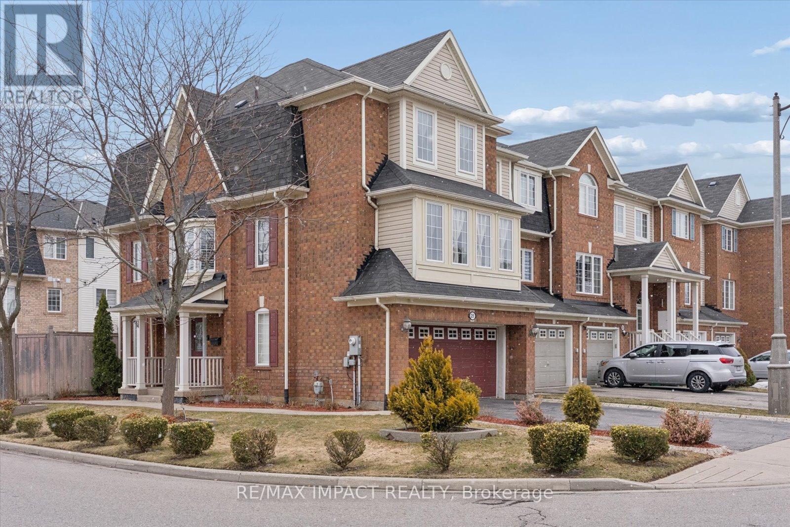21 Decker Hollow Circle, Brampton, Ontario  L6X 0K9 - Photo 1 - W13136774