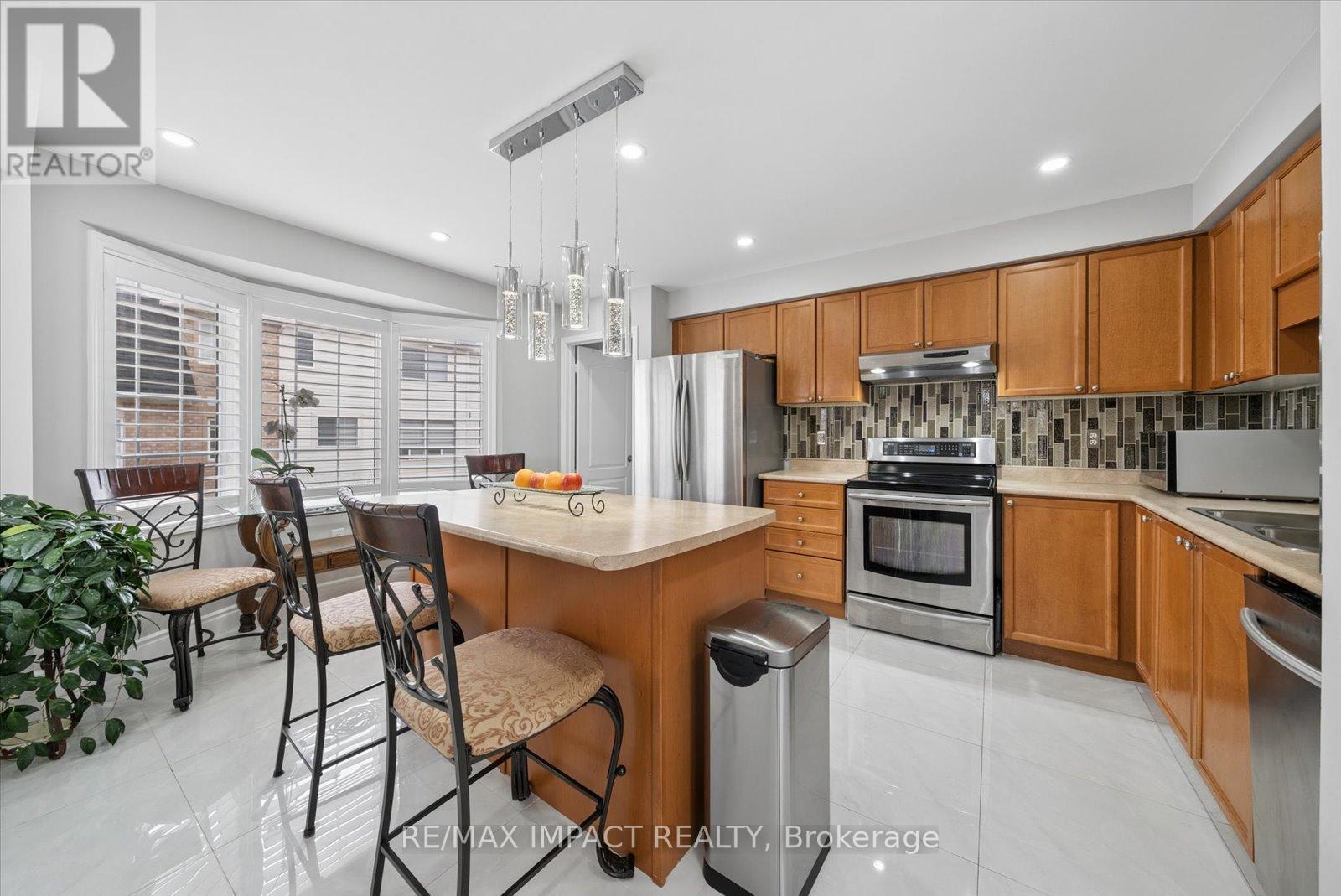 21 Decker Hollow Circle, Brampton, Ontario  L6X 0K9 - Photo 14 - W13136774