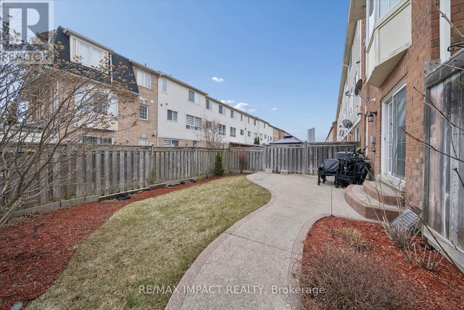 21 Decker Hollow Circle, Brampton, Ontario  L6X 0K9 - Photo 24 - W13136774