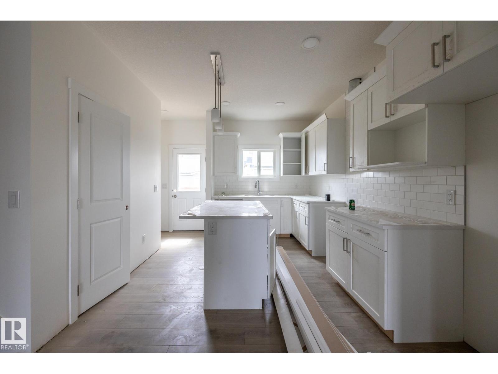 211 157 Av Ne, Edmonton, Alberta  T5Y 6K8 - Photo 5 - E4488134