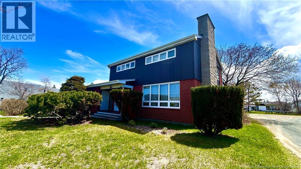 164 St-Pierre O, Caraquet, New Brunswick  E1W 1A5 - Photo 3 - NB137413