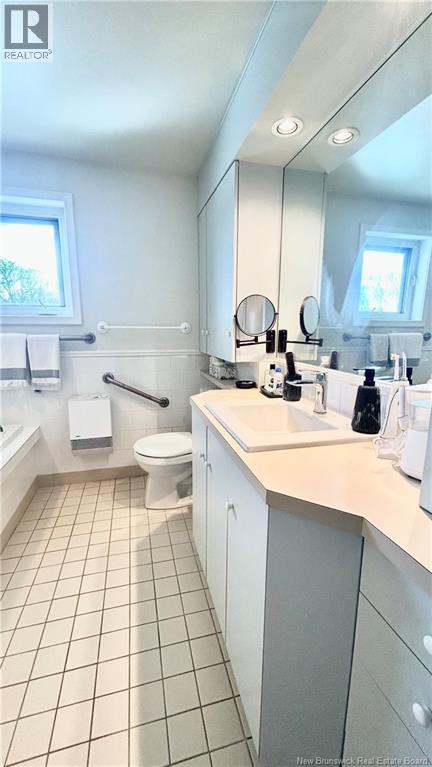 164 St-Pierre O, Caraquet, New Brunswick  E1W 1A5 - Photo 34 - NB137413