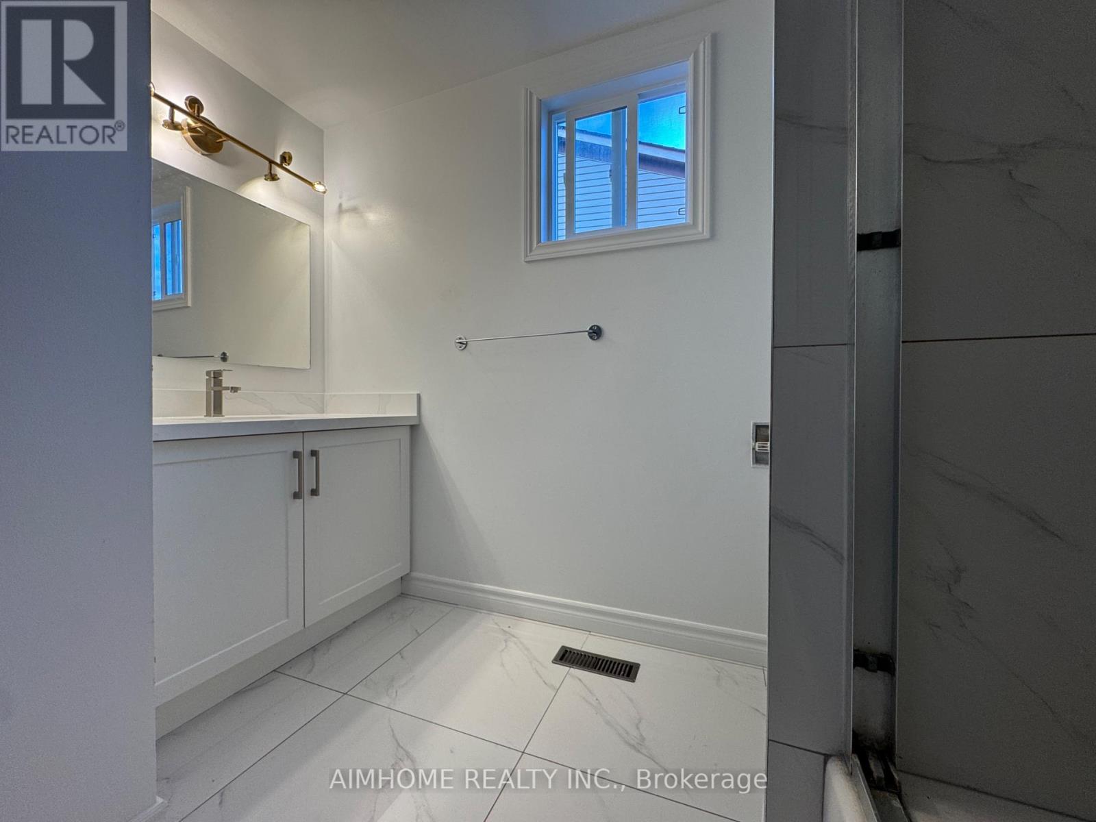 180 Valley Stream Drive, Toronto, Ontario  M1V 2A5 - Photo 17 - E13108776