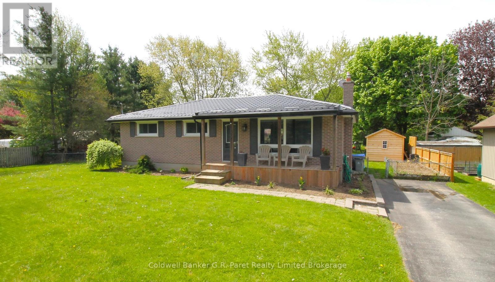 104 Simcoe Crescent, Middlesex Centre, Ontario  N0L 1R0 - Photo 3 - X12470435