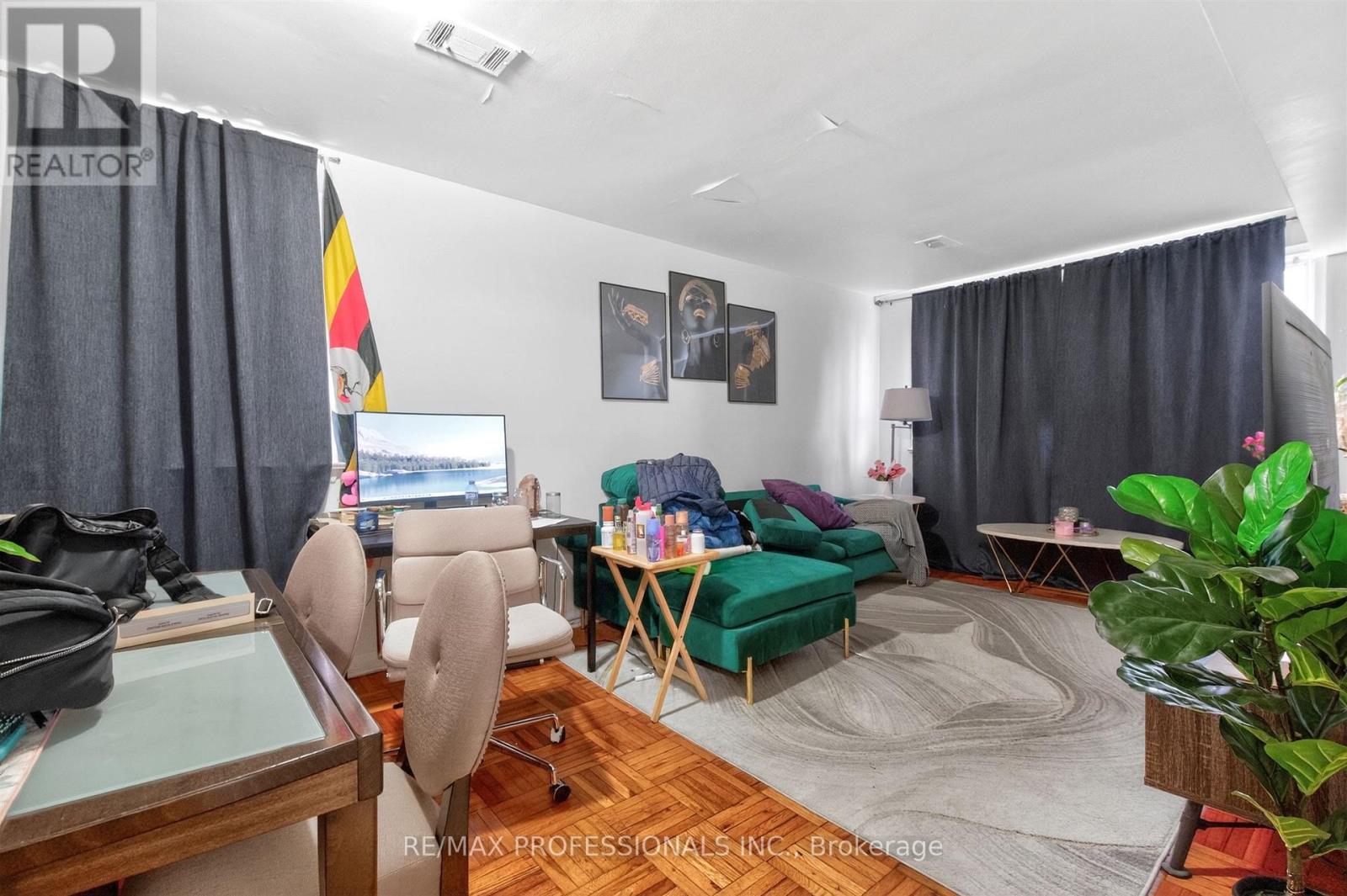 132-134 Trowell Avenue, Toronto, Ontario  M6M 1L7 - Photo 23 - W13136470