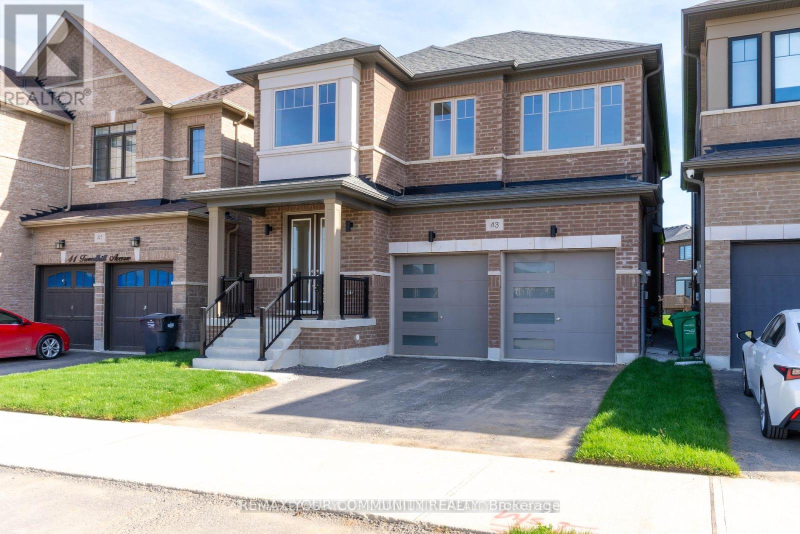 43 Tweedhill Avenue, Caledon, Ontario  L7C 4K5 - Photo 2 - W13136522