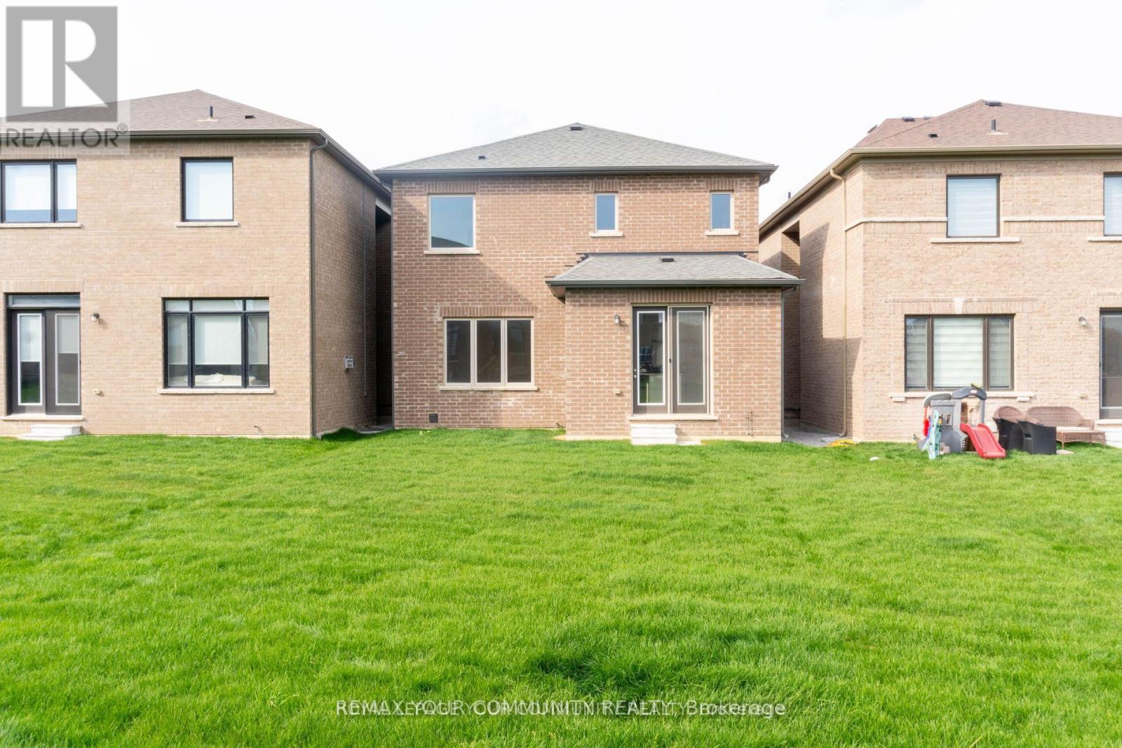 43 Tweedhill Avenue, Caledon, Ontario  L7C 4K5 - Photo 4 - W13136522