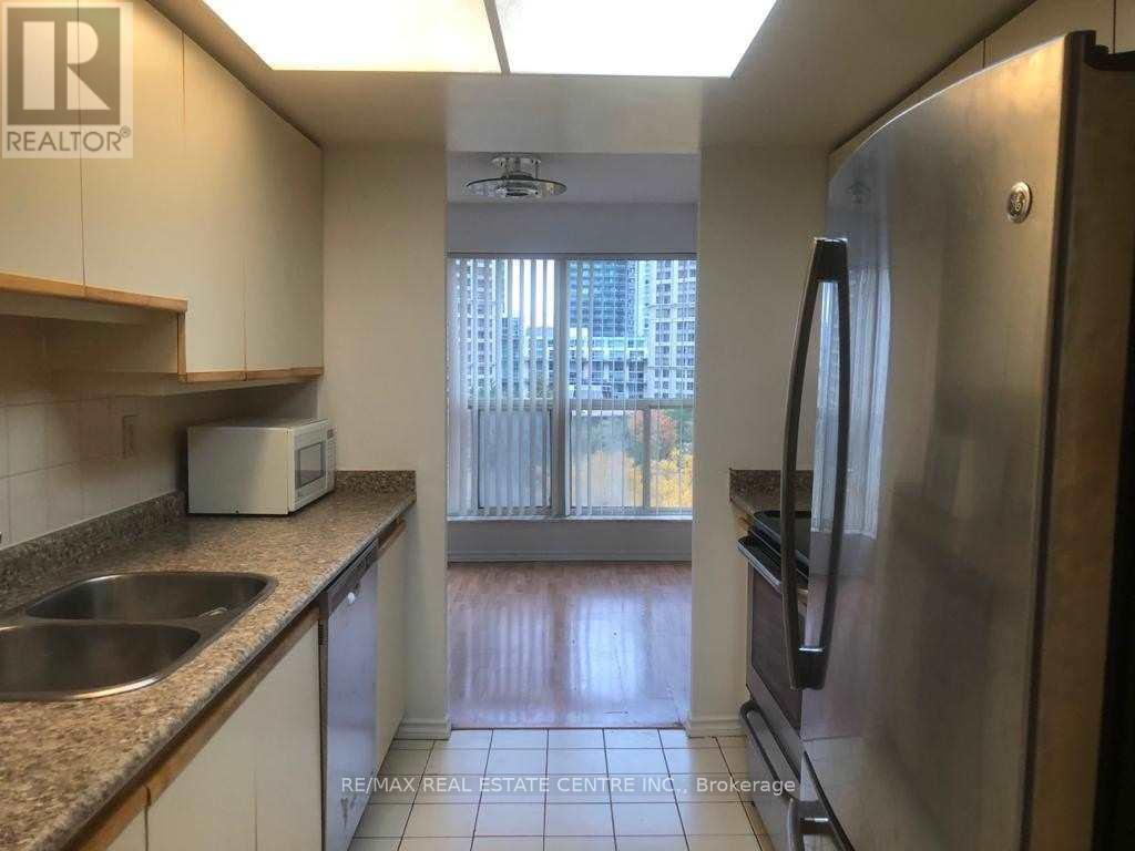 804 - 335 Webb Drive, Mississauga, Ontario  L5B 4A1 - Photo 11 - W13136536