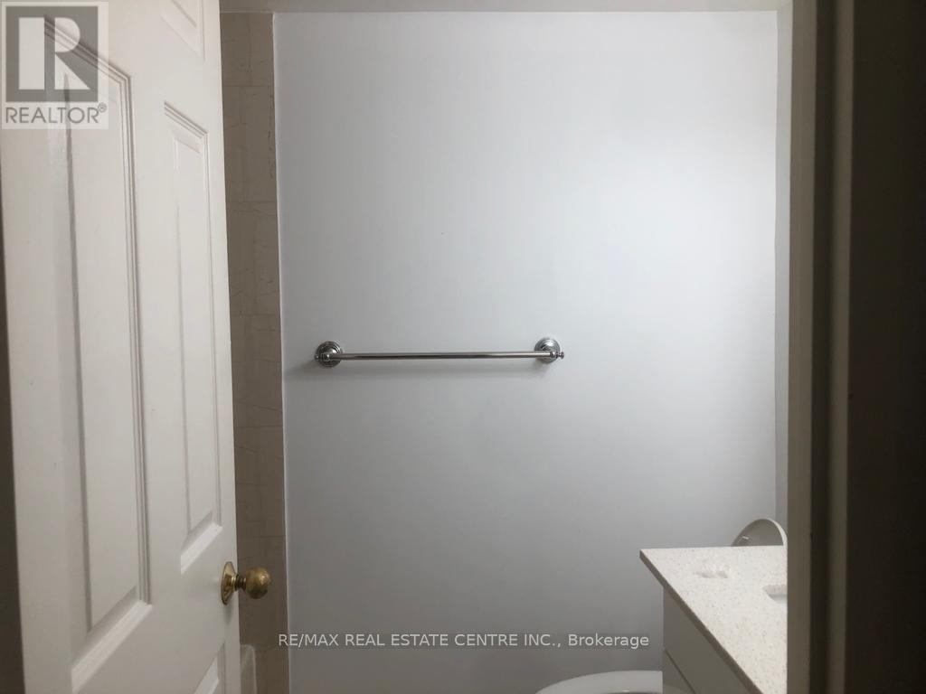 804 - 335 Webb Drive, Mississauga, Ontario  L5B 4A1 - Photo 15 - W13136536