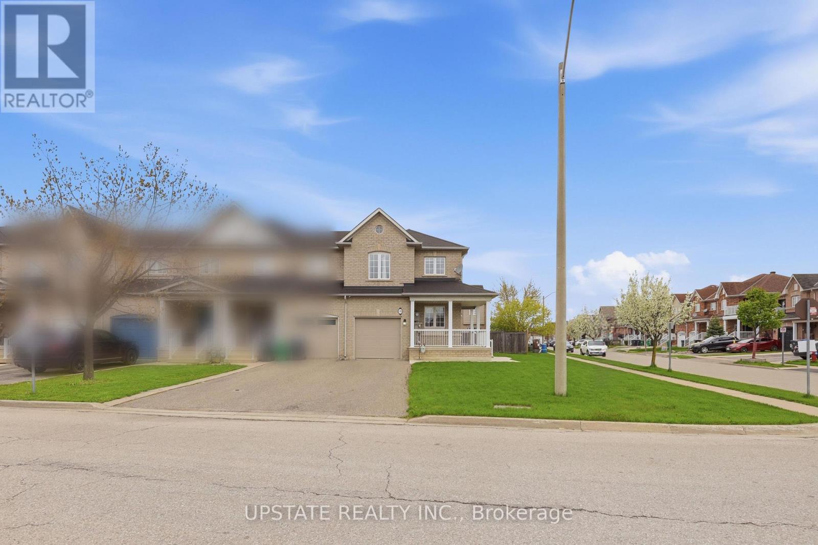 30 Copperfield Road, Brampton, Ontario  L6Z 0C9 - Photo 2 - W13134508