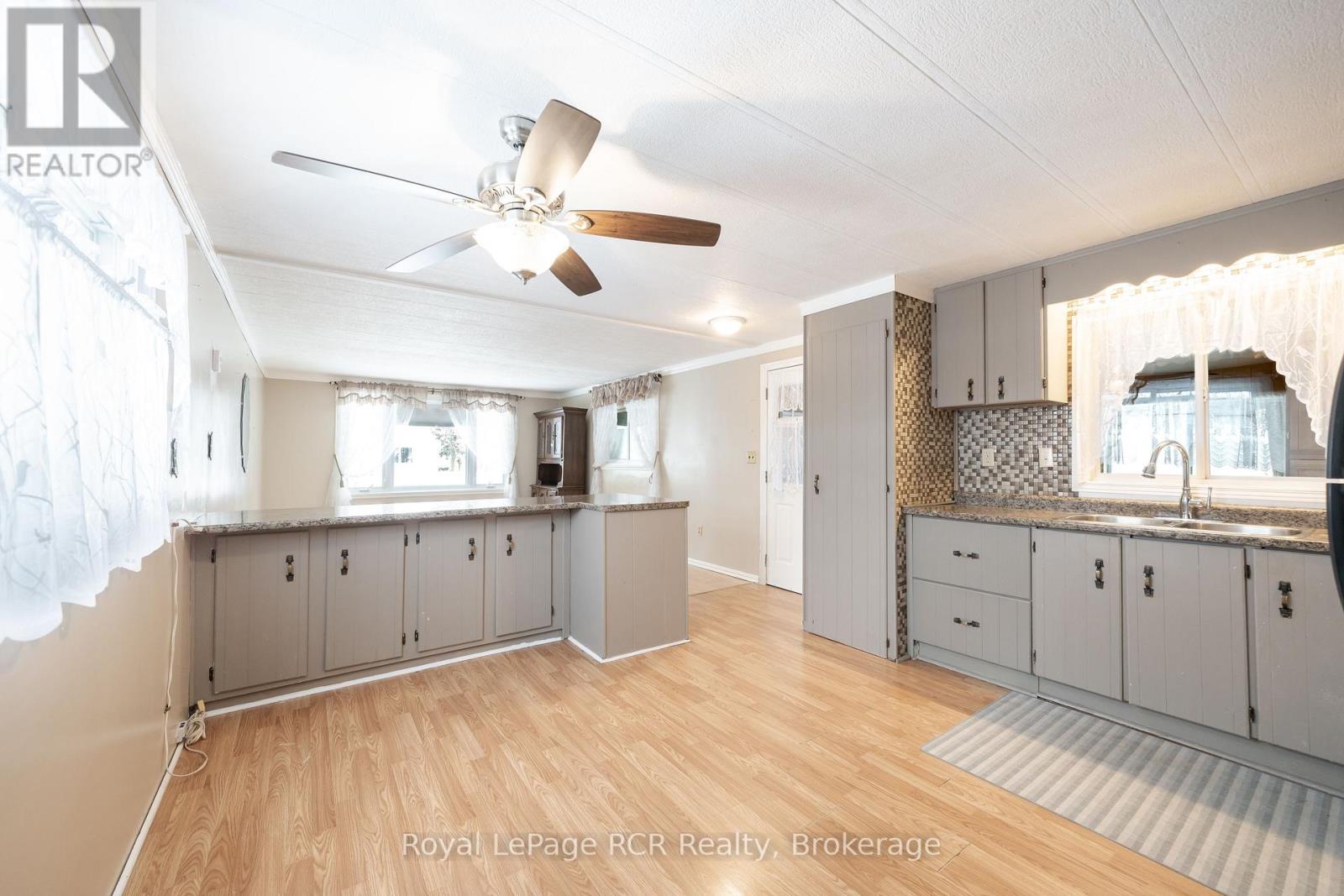 Unit #3 - 302694 Douglas Street, West Grey, Ontario  N0G 1R0 - Photo 17 - X12716852