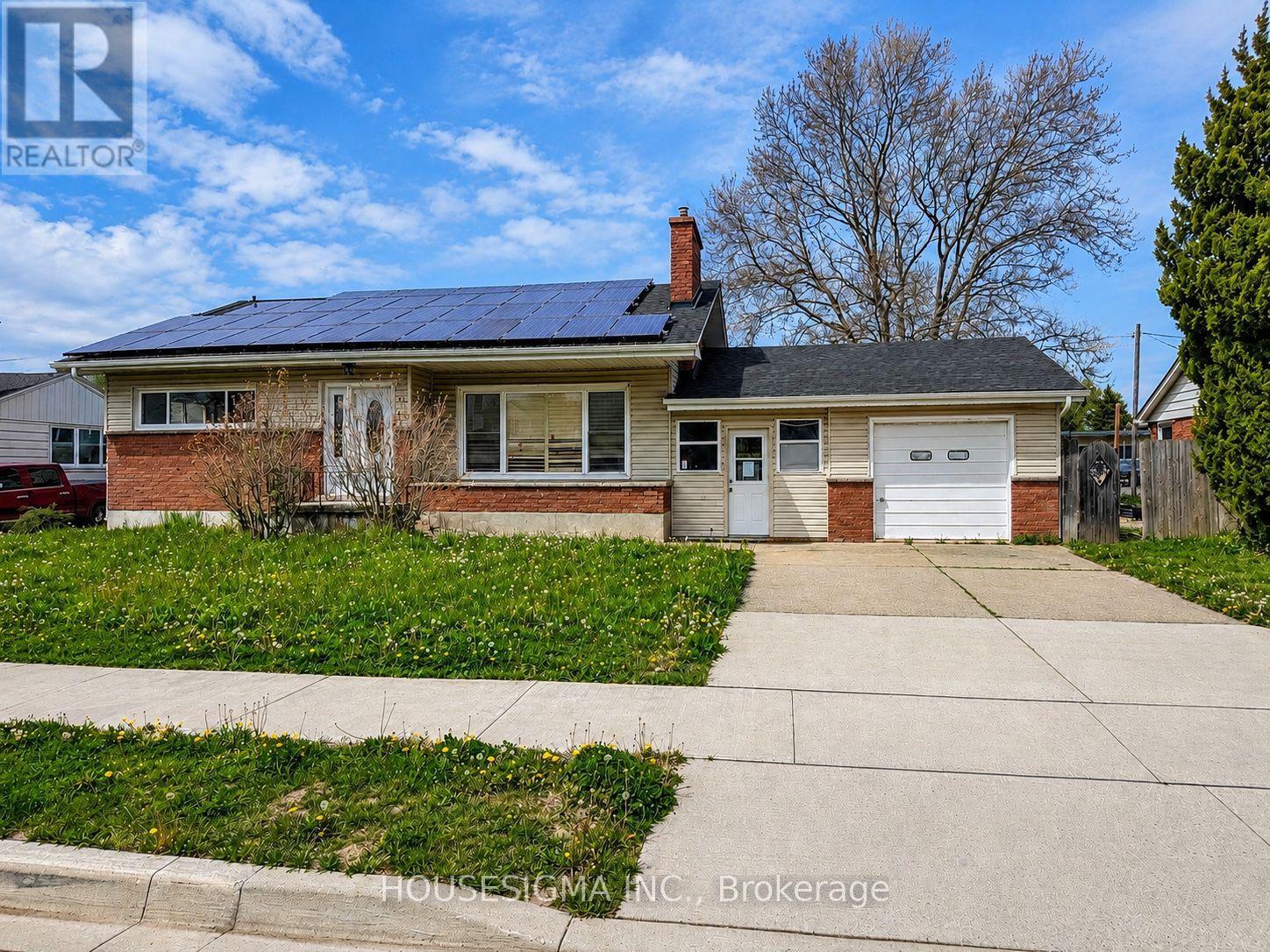 16 Broderick Avenue, Thorold, Ontario  L2V 2H4 - Photo 2 - X13136512