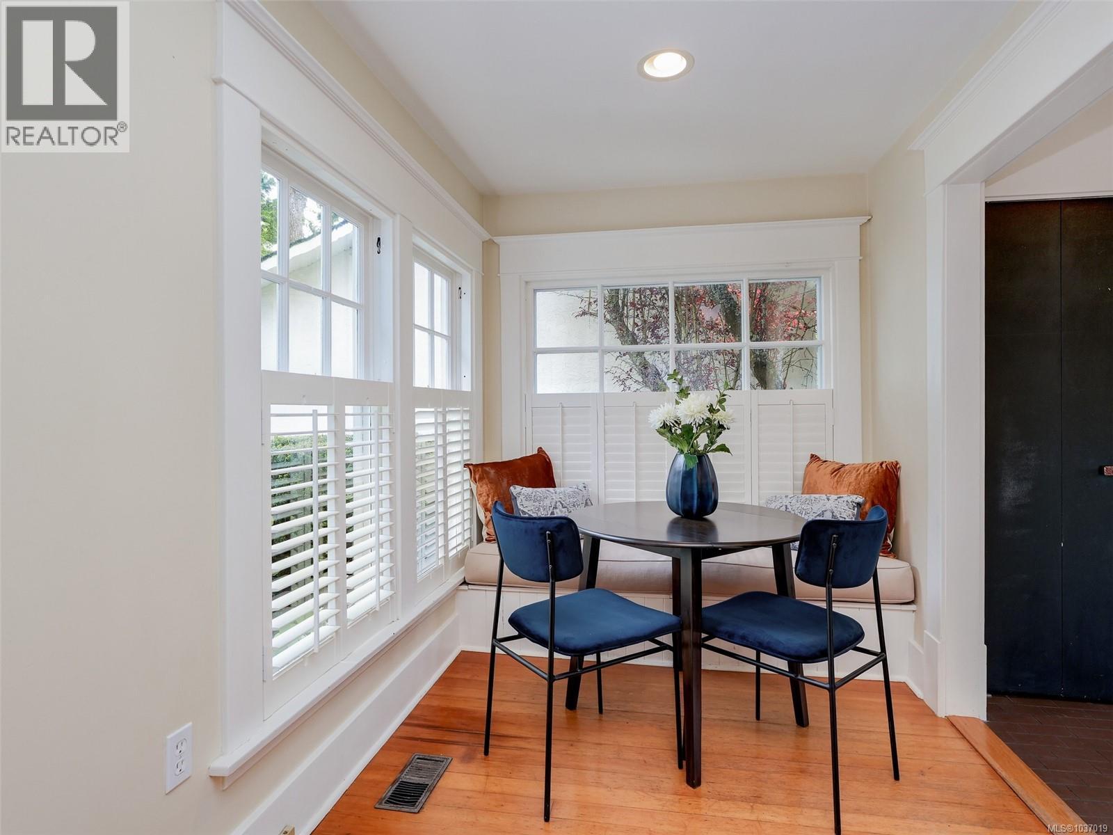 972 Wilmer St, Victoria, British Columbia  V8S 4B7 - Photo 10 - 1037019