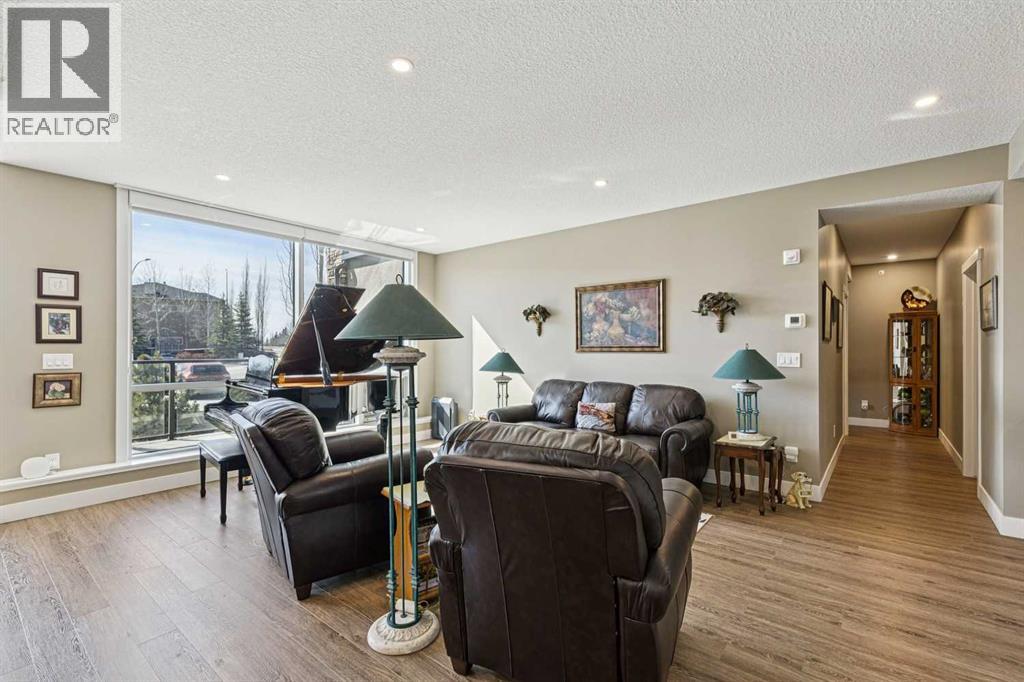 312, 15 Cougar Ridge Landing SW, Calgary, Alberta  T3H 6C3 - Photo 14 - A2295603