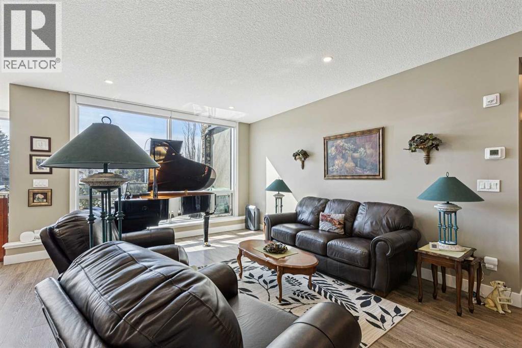 312, 15 Cougar Ridge Landing SW, Calgary, Alberta  T3H 6C3 - Photo 13 - A2295603
