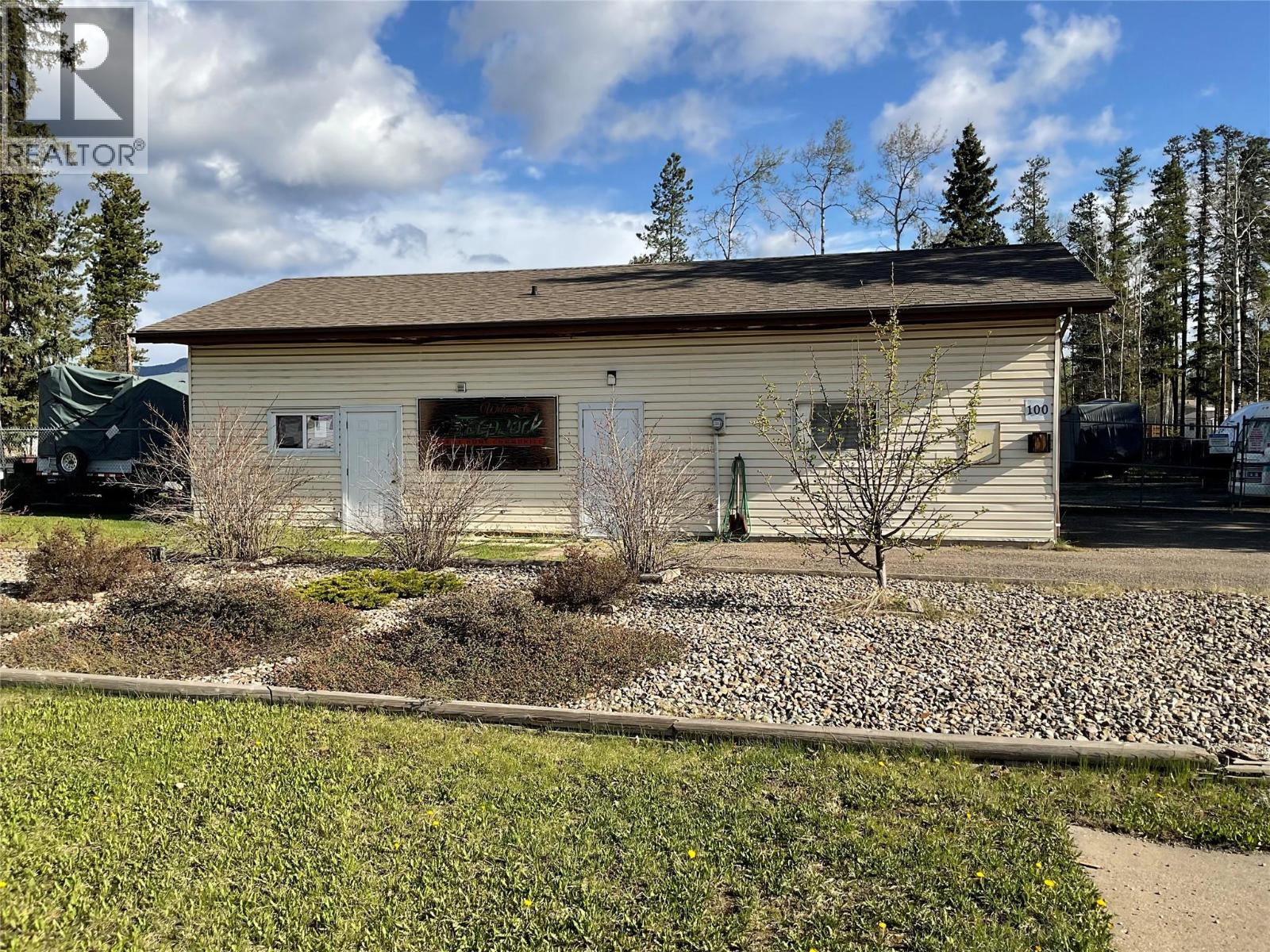 268 Rockford Place, Tumbler Ridge, British Columbia  V0C 2W0 - Photo 3 - 10387655