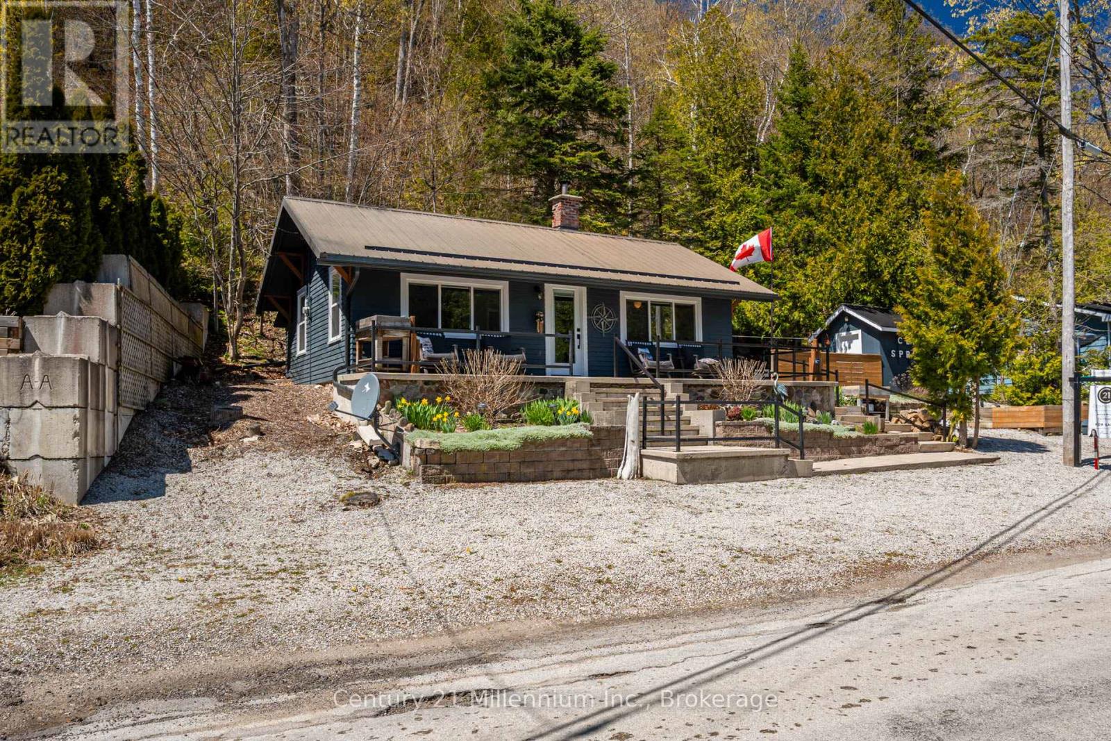 199 Mallory Beach Road, South Bruce Peninsula, Ontario  N0H 2T0 - Photo 2 - X13136640