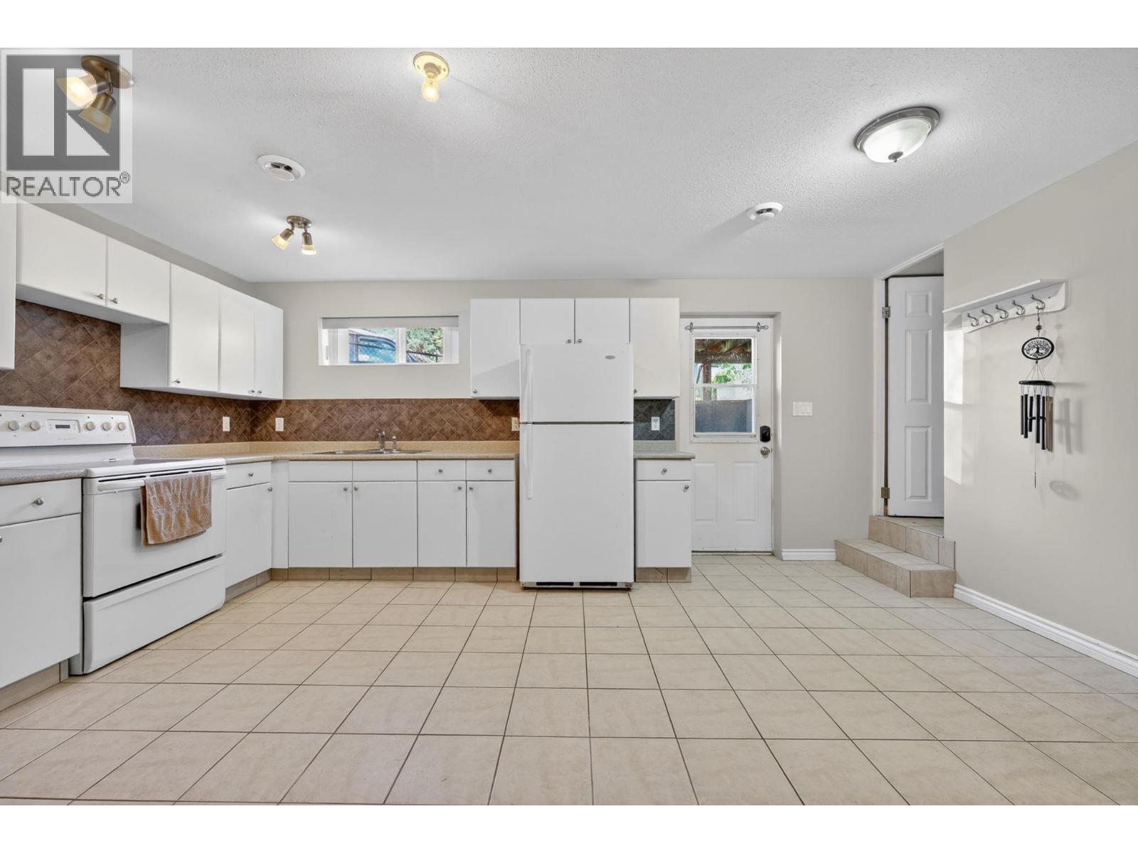 1355 Pasadena Road, Kelowna, British Columbia  V1X 4P7 - Photo 29 - 10387714