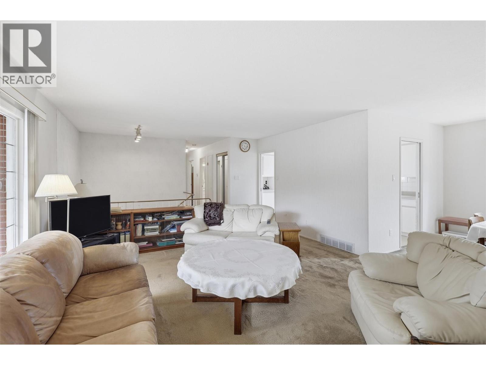 833 Mcarthur Drive, Kamloops, British Columbia  V2B 7H4 - Photo 15 - 10387788