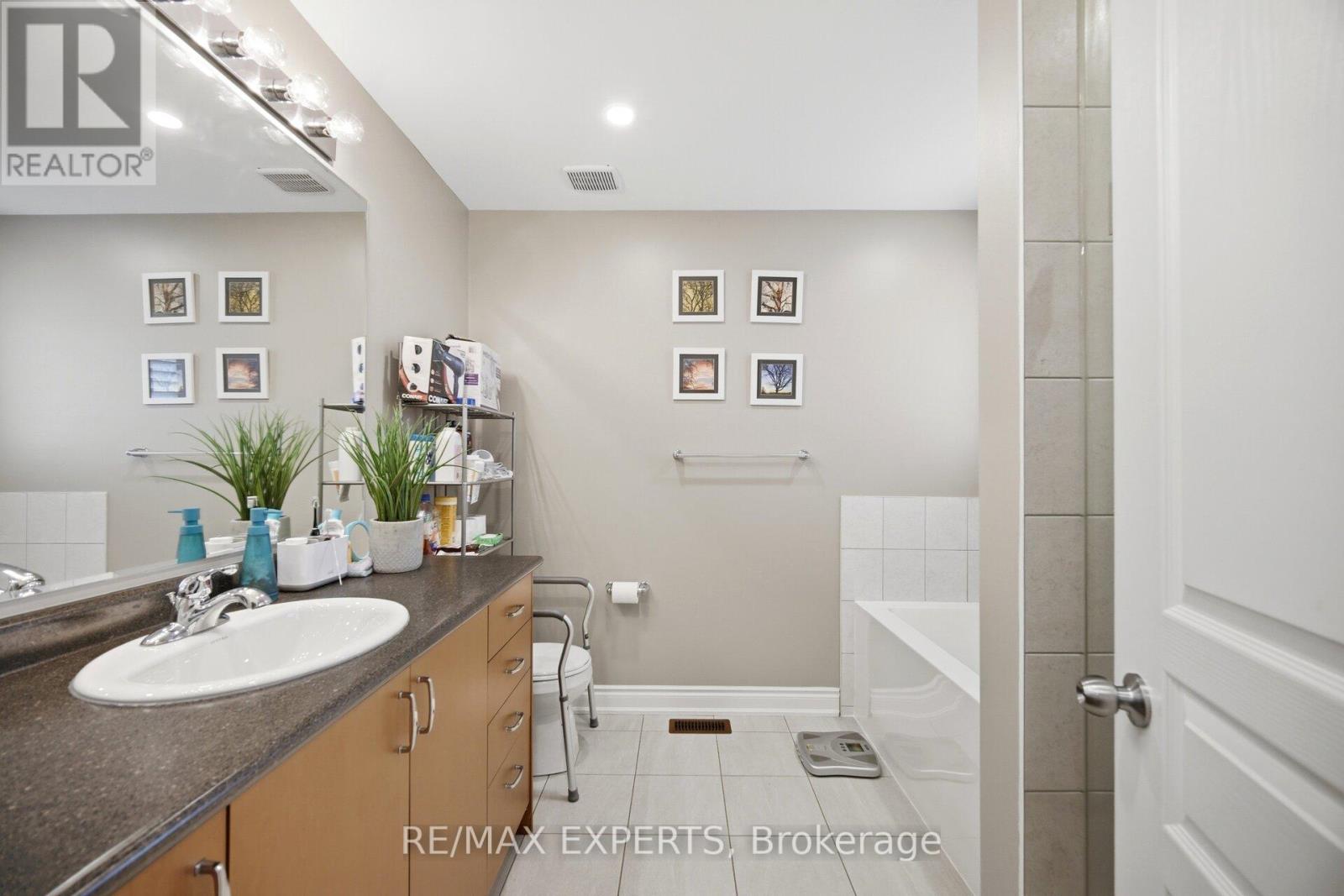 64 Holbrook Court, Milton, Ontario  L9E 1J1 - Photo 27 - W13135998