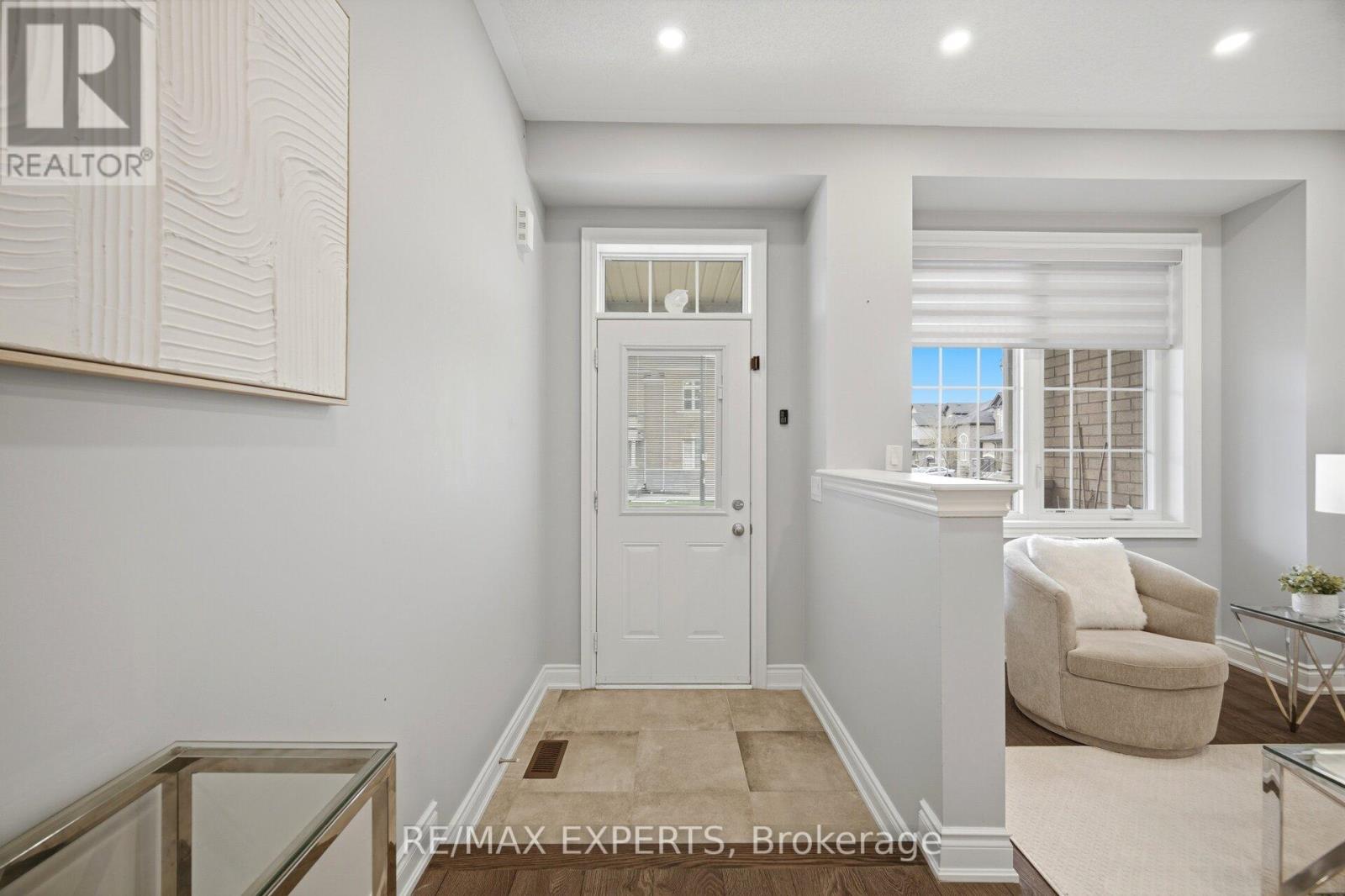 64 Holbrook Court, Milton, Ontario  L9E 1J1 - Photo 5 - W13135998