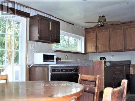 156 Bond Street S, Hamilton, Ontario  L8S 1T2 - Photo 4 - X12470615