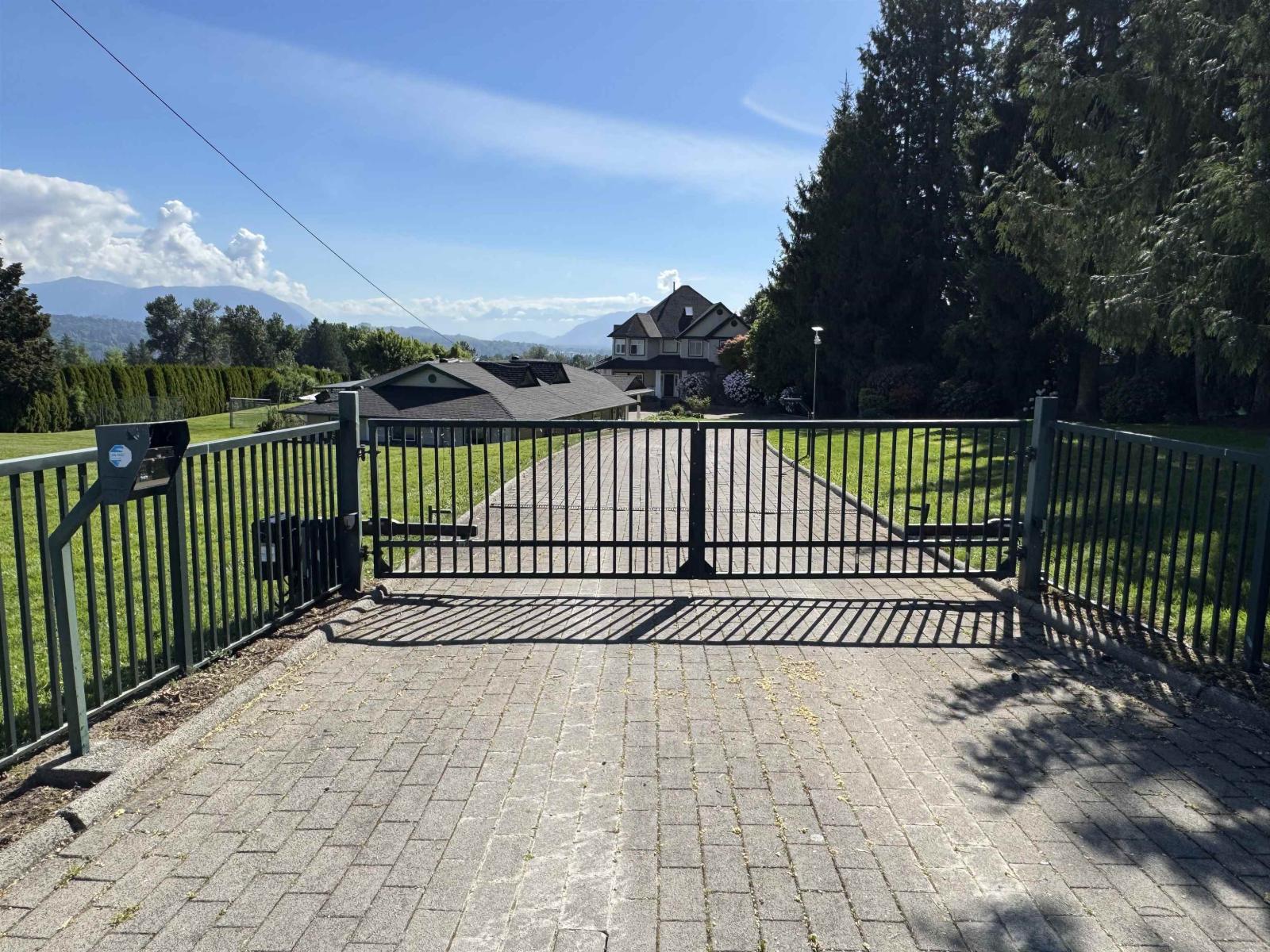 7064 Satchell Street, Abbotsford, British Columbia  V4X 2E3 - Photo 3 - R3123781