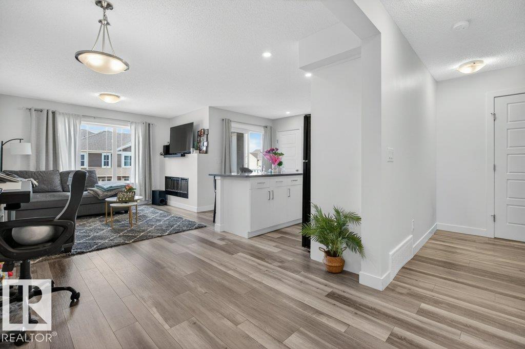 20315 16 Av Nw, Edmonton, Alberta  T6M 1K8 - Photo 4 - E4488142