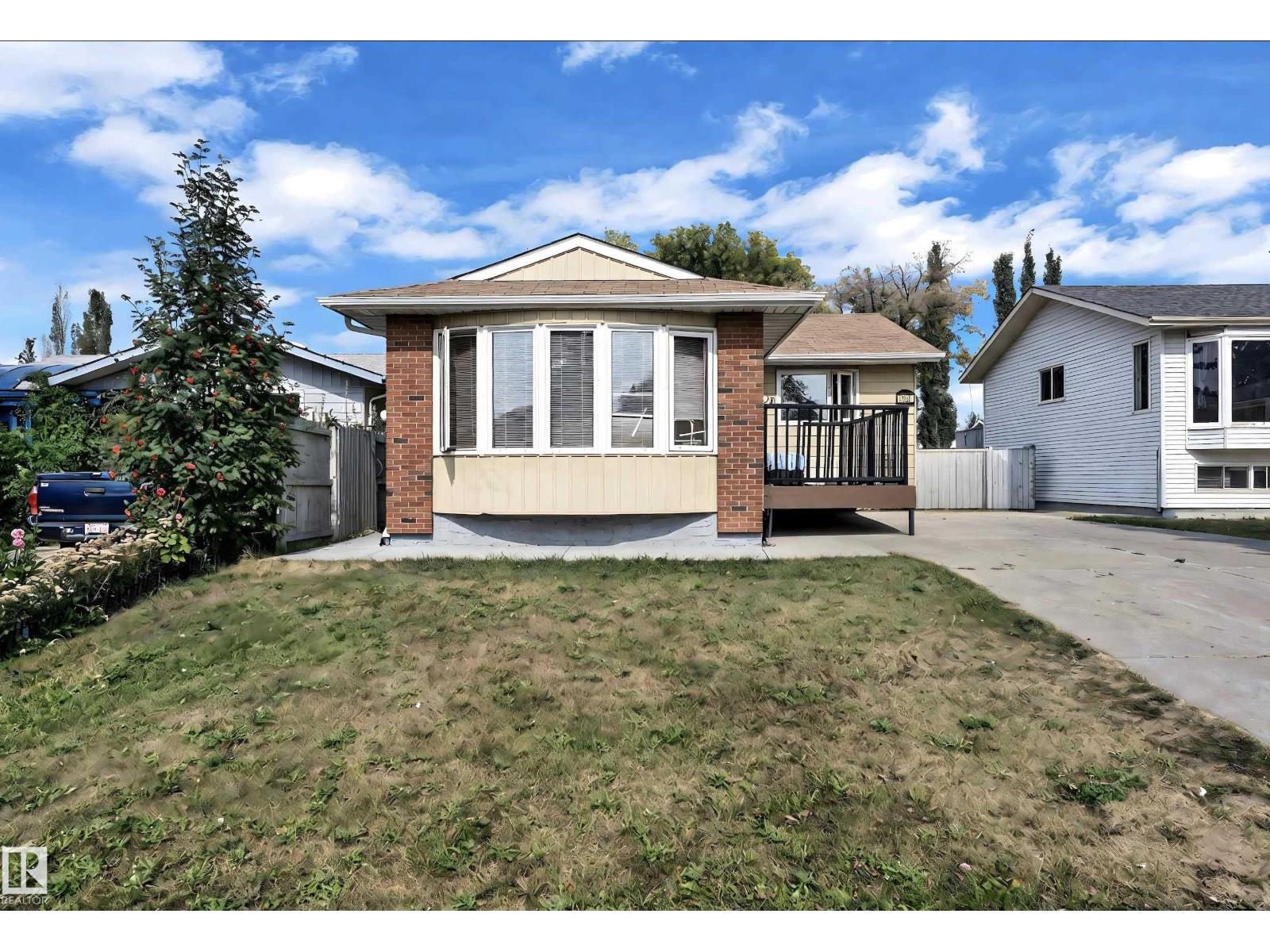 3520 19 AV NW, edmonton, Alberta