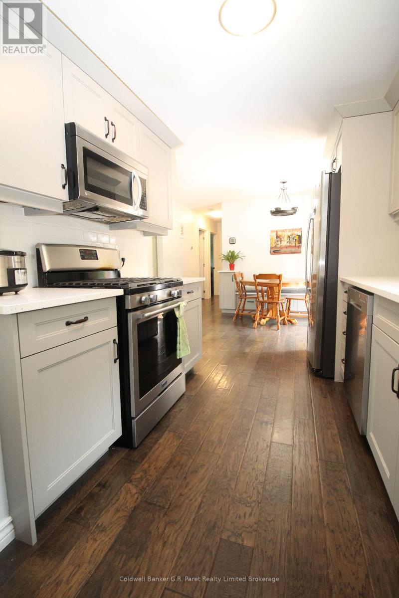 104 Simcoe Crescent, Middlesex Centre, Ontario  N0L 1R0 - Photo 27 - X12470435