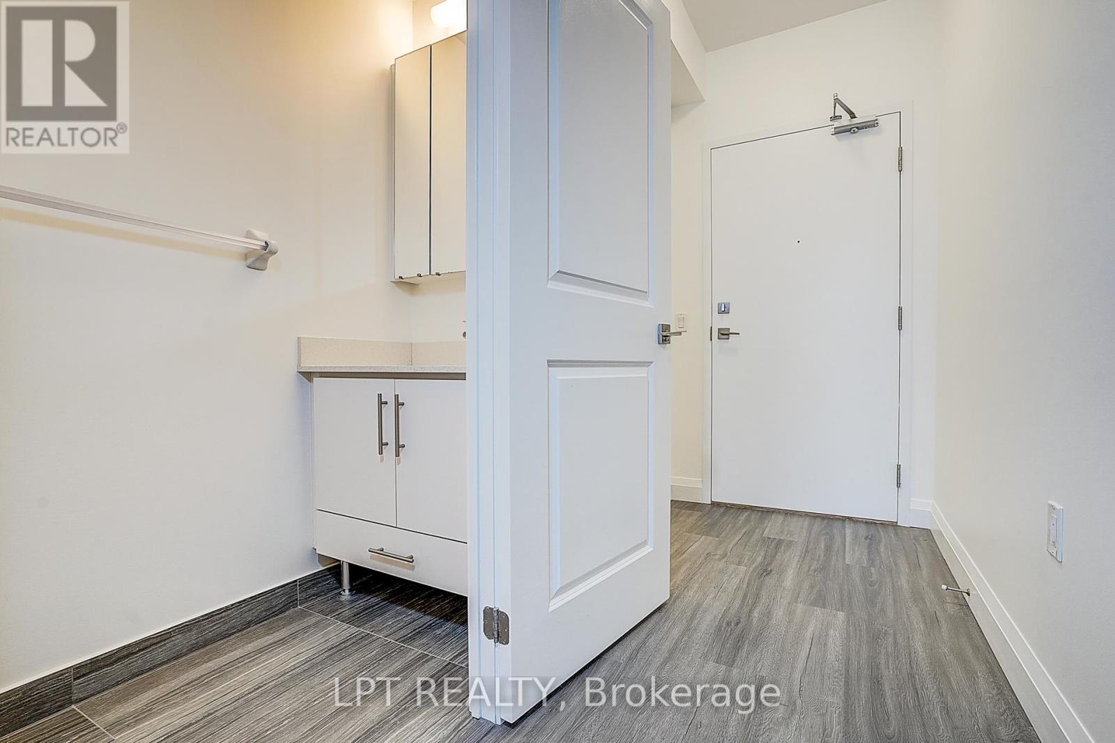 1601 - 75 Oneida Crescent, Richmond Hill (Langstaff), Ontario  L4B 0H3 - Photo 15 - N13136648