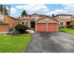 136 NELSON CIRCLE, Newmarket, Ontario