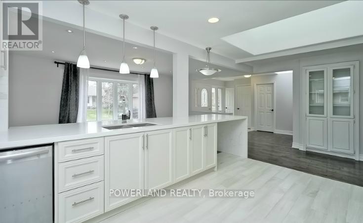 Main - 60 Collins Crescent, Aurora, Ontario  L4G 2W2 - Photo 7 - N13136744