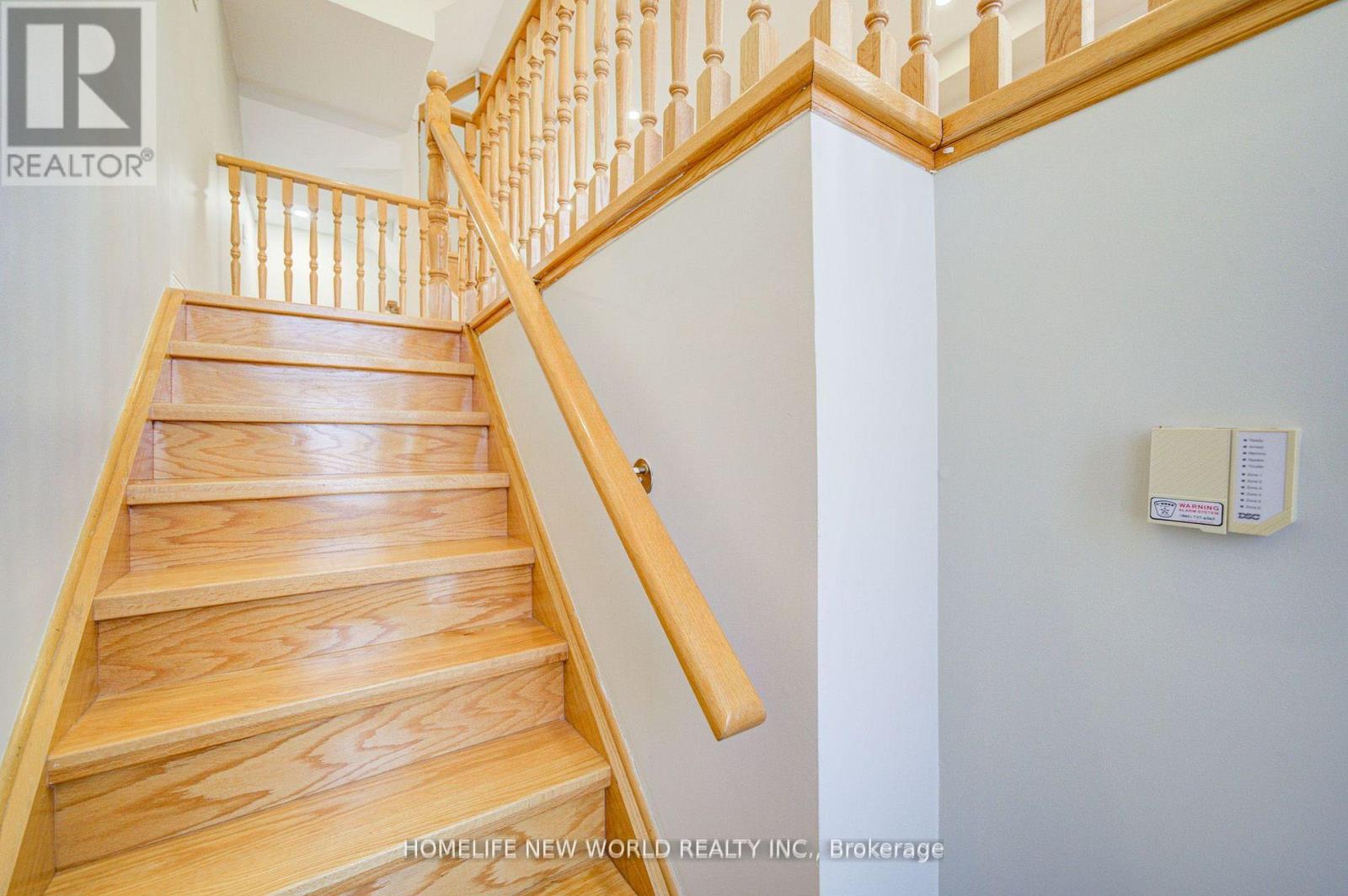 12 Azalea Gateway, Markham, Ontario  L3T 7T8 - Photo 2 - N13136786