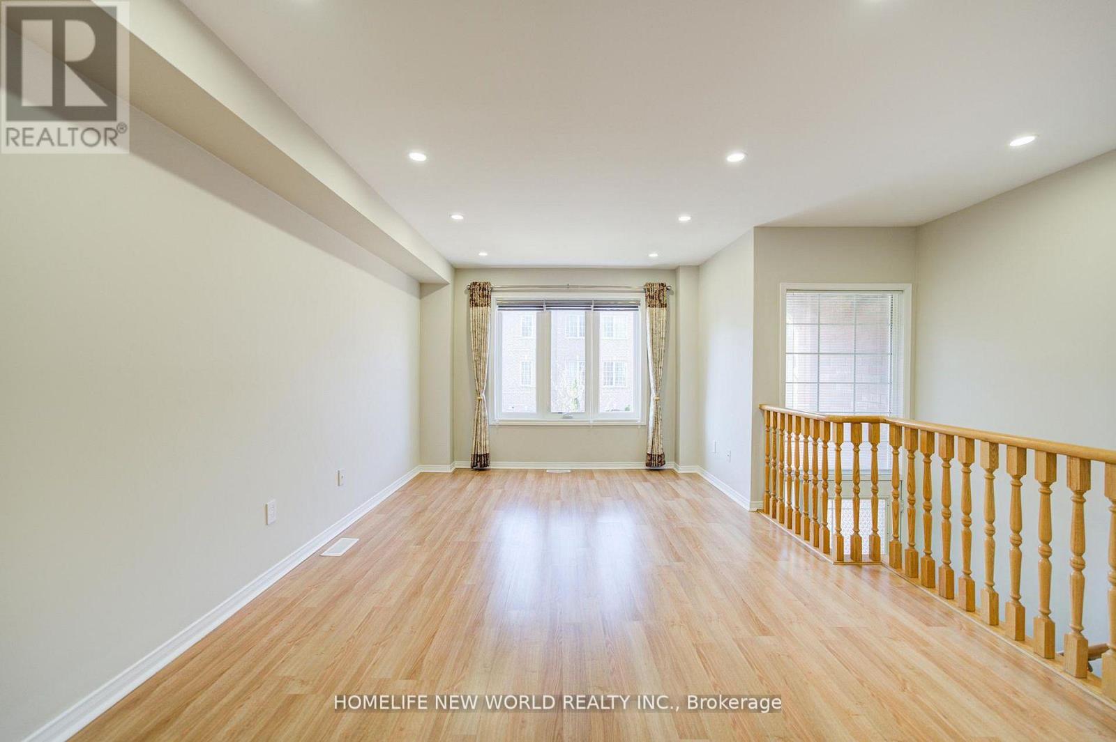 12 Azalea Gateway, Markham, Ontario  L3T 7T8 - Photo 4 - N13136786