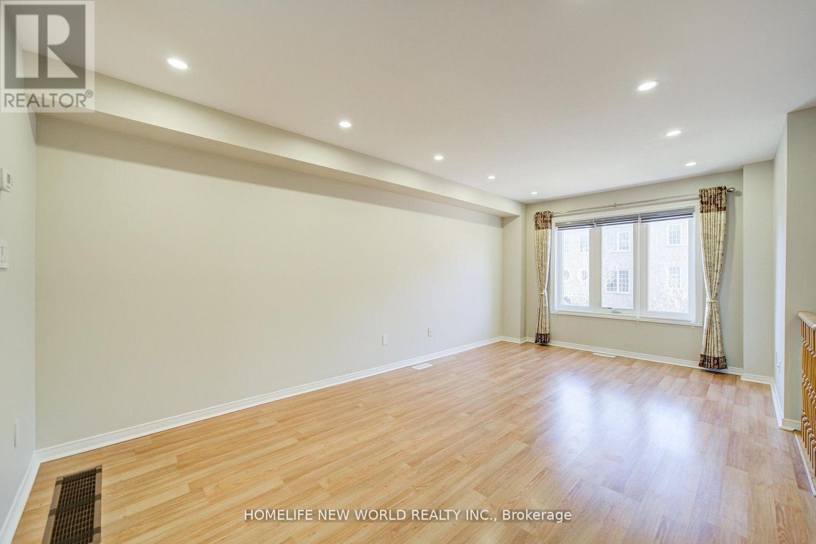 12 Azalea Gateway, Markham, Ontario  L3T 7T8 - Photo 5 - N13136786