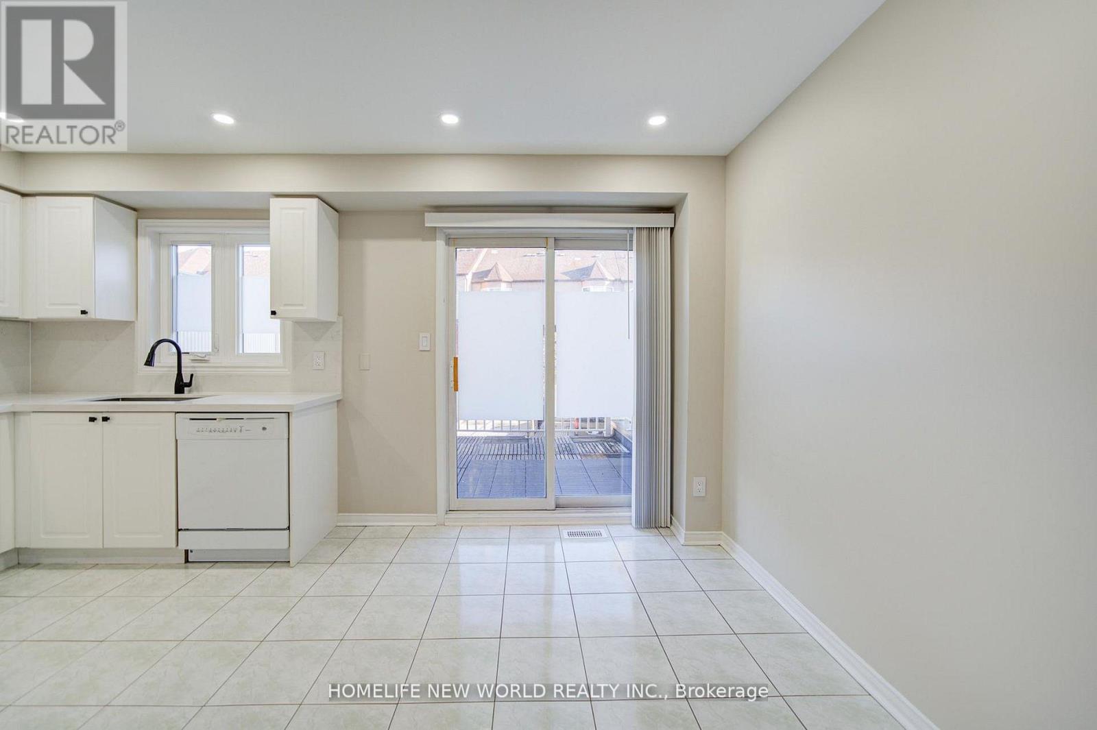 12 Azalea Gateway, Markham, Ontario  L3T 7T8 - Photo 8 - N13136786