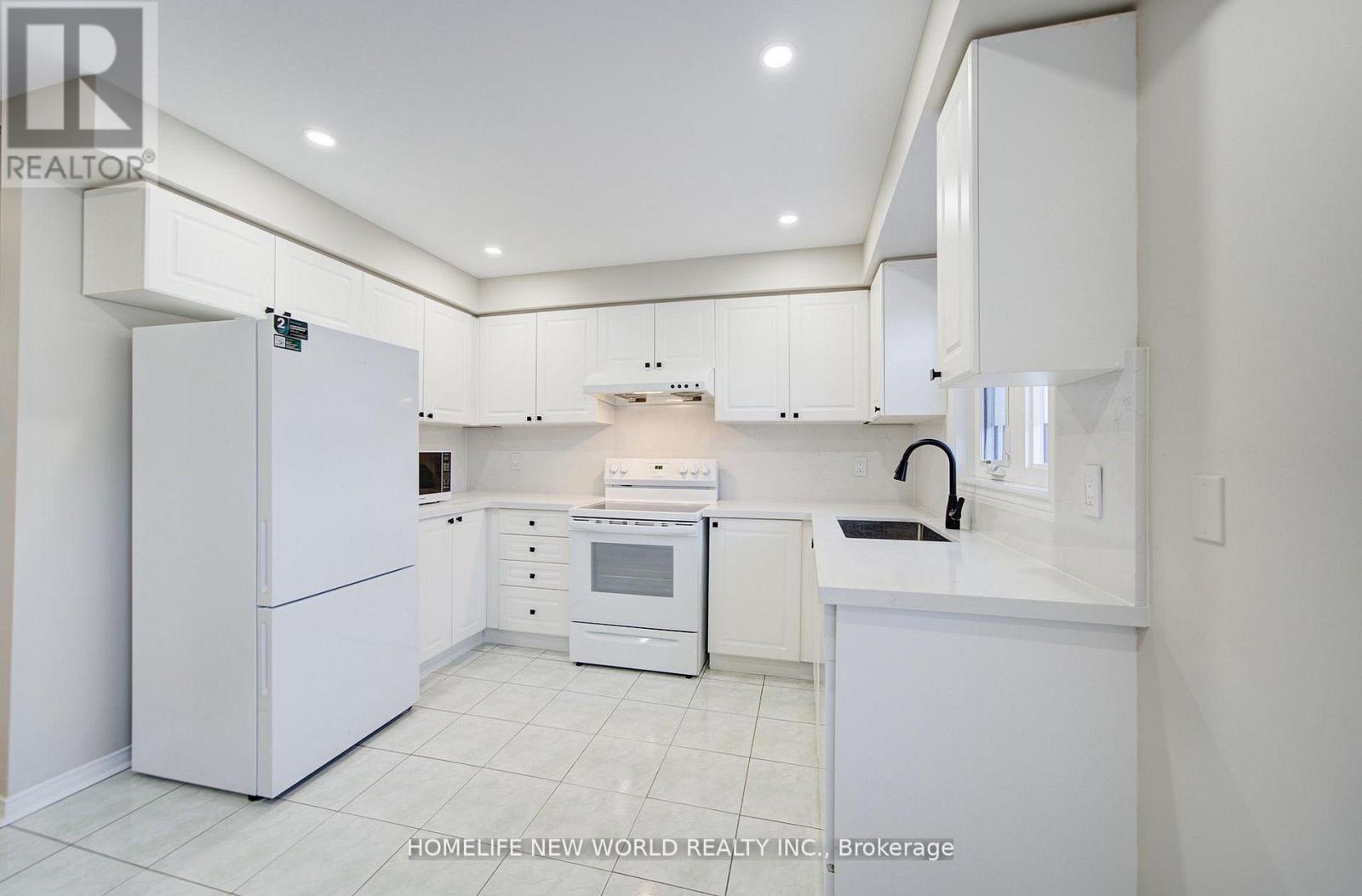 12 Azalea Gateway, Markham, Ontario  L3T 7T8 - Photo 9 - N13136786