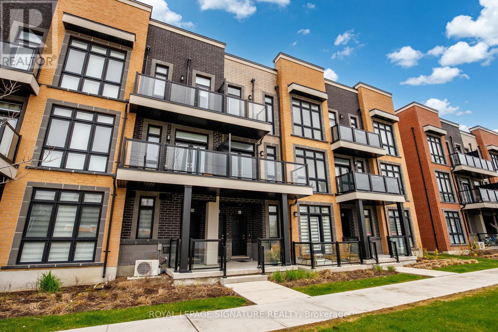 9 - 12860 YONGE STREET, Richmond Hill, Ontario