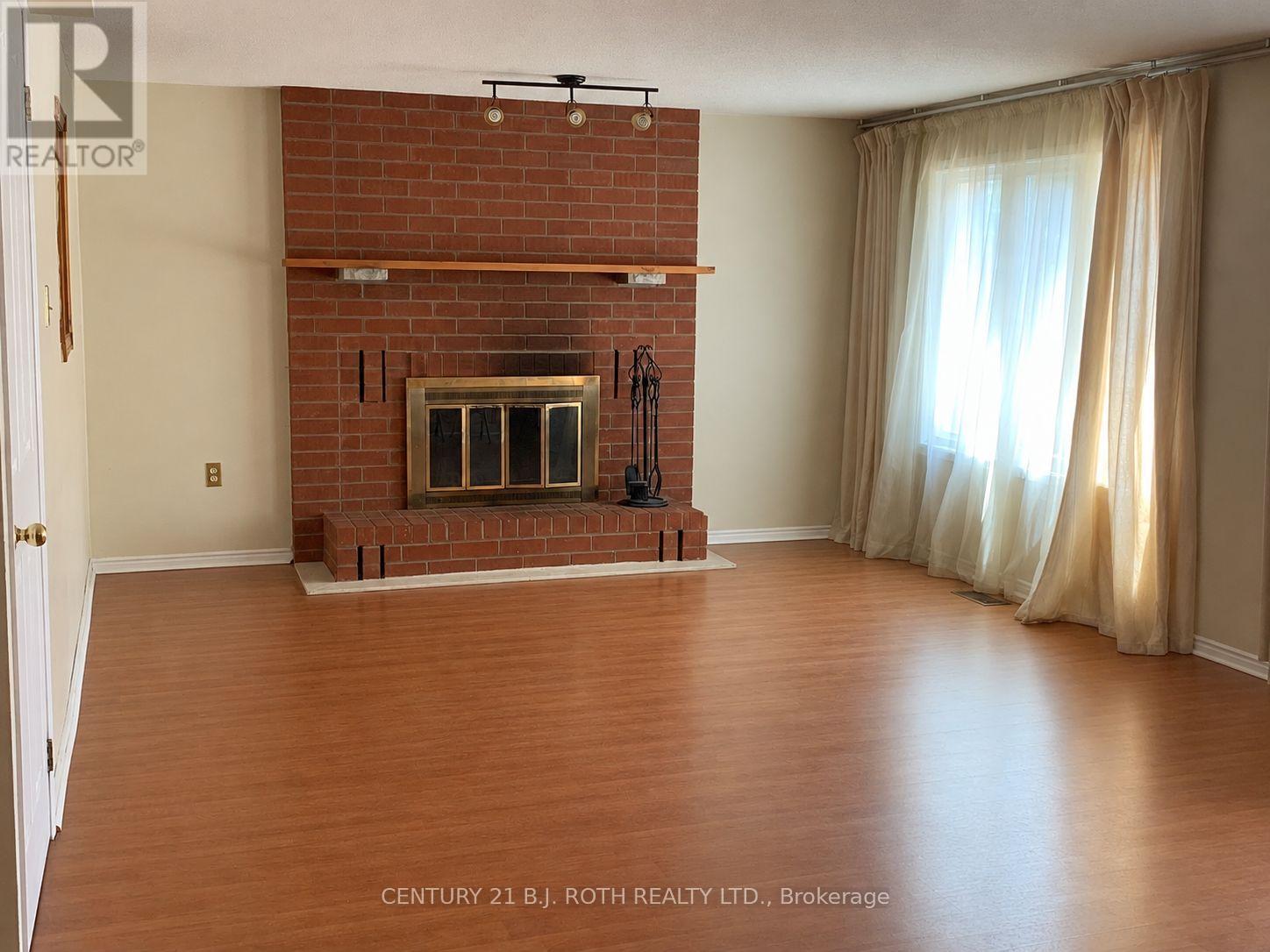 29 Irwin Drive, Barrie (Northwest), Ontario  L4N 7A6 - Photo 3 - S13136862