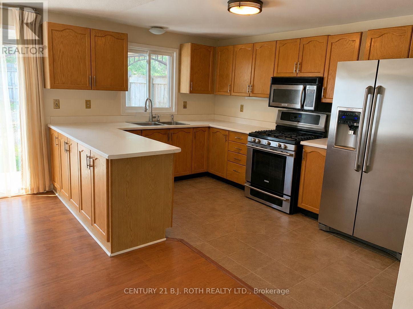 29 Irwin Drive, Barrie (Northwest), Ontario  L4N 7A6 - Photo 4 - S13136862