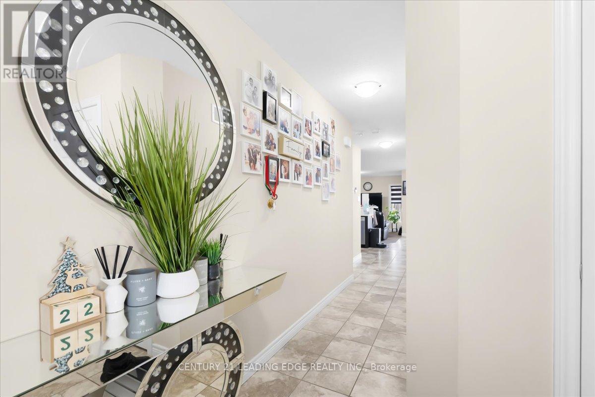 28 Drone Crescent, Guelph, Ontario  N1K 0C1 - Photo 4 - X13135506