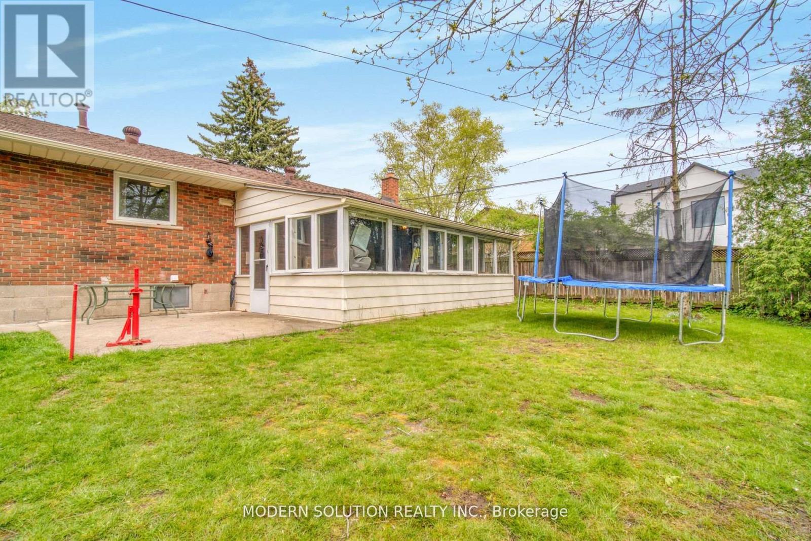 314 Strathcona Drive, Burlington, Ontario  L7L 2E1 - Photo 12 - W13136664