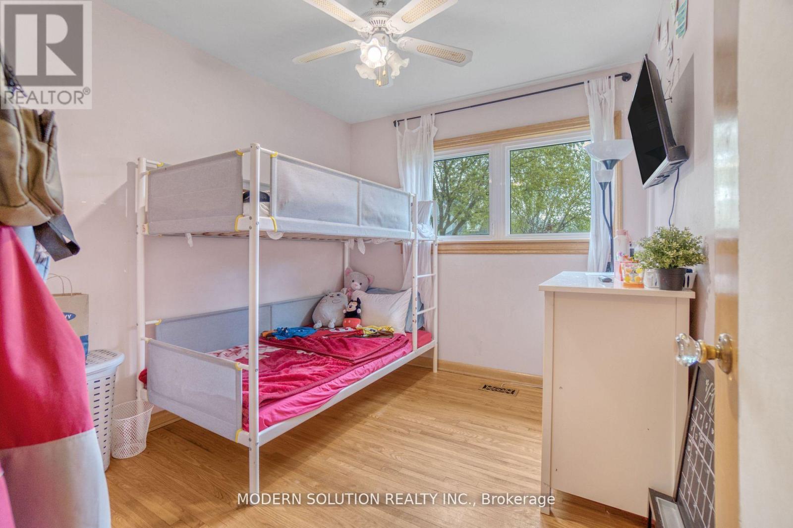 314 Strathcona Drive, Burlington, Ontario  L7L 2E1 - Photo 14 - W13136664