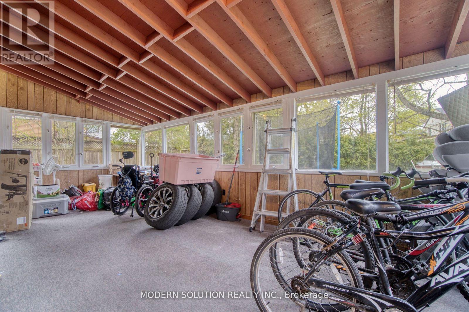 314 Strathcona Drive, Burlington, Ontario  L7L 2E1 - Photo 6 - W13136664